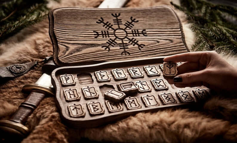 Гадания на Рунах